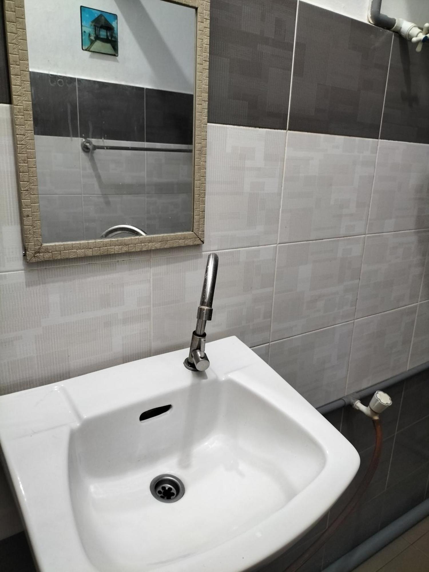 Ulfah Hotel Mersing Мерсинг Экстерьер фото