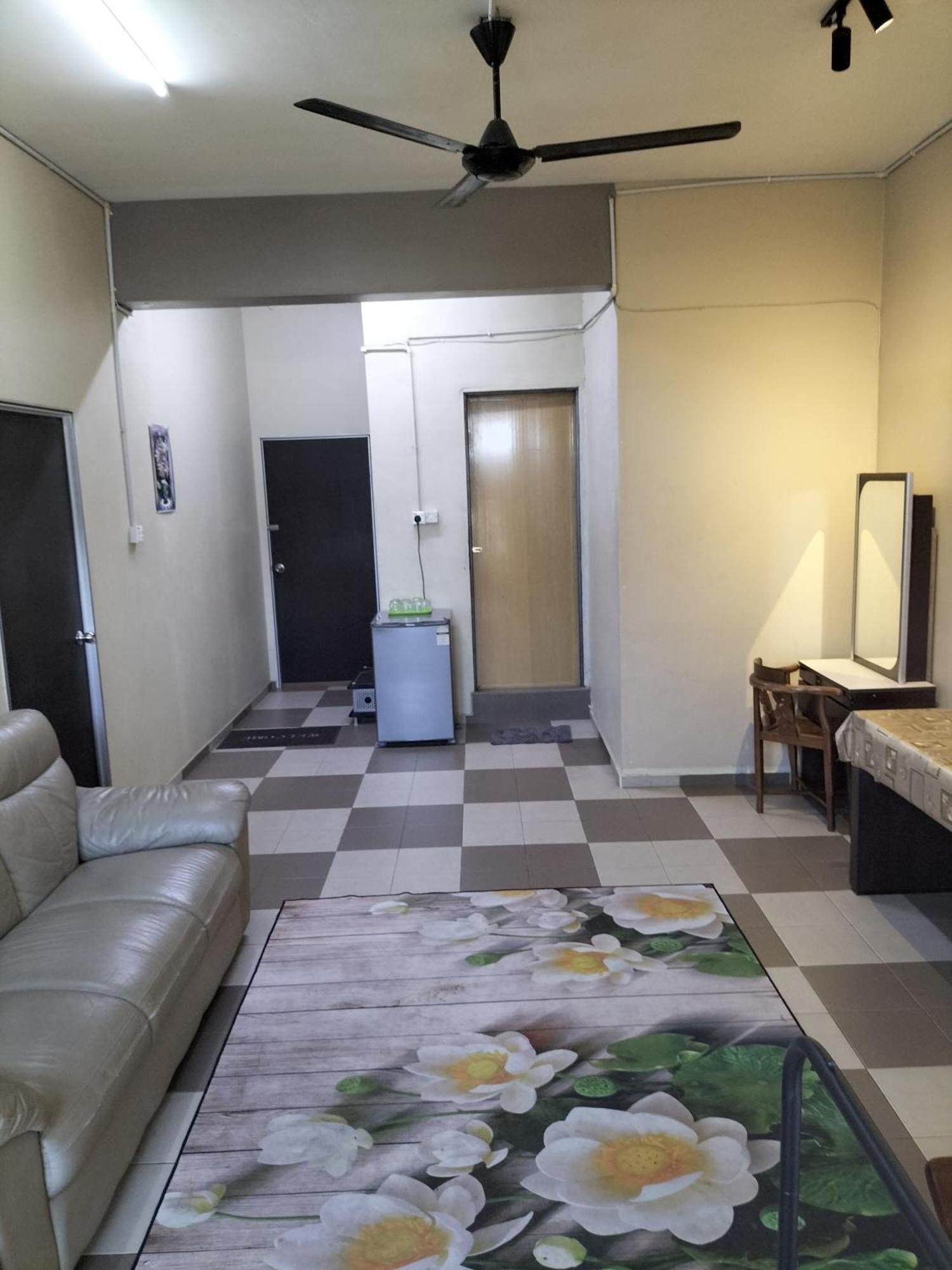 Ulfah Hotel Mersing Мерсинг Экстерьер фото