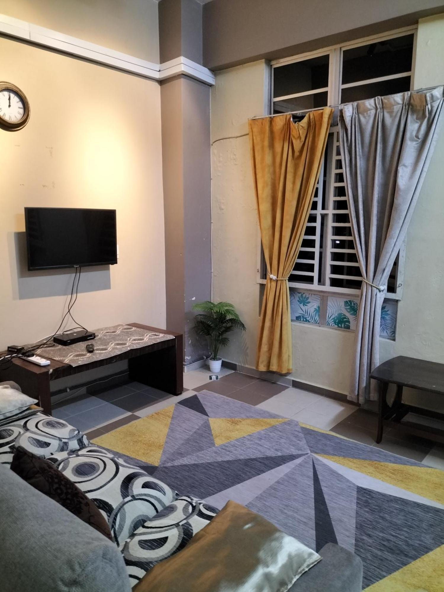 Ulfah Hotel Mersing Мерсинг Экстерьер фото